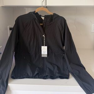 Vuori Women's Renew Black Trainer Shell Jacket 
Size Medium